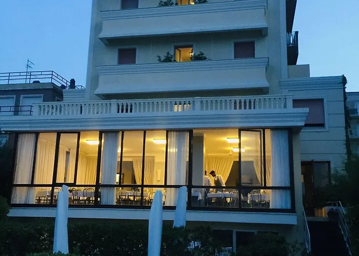 Due Palme 3* Πέζαρο