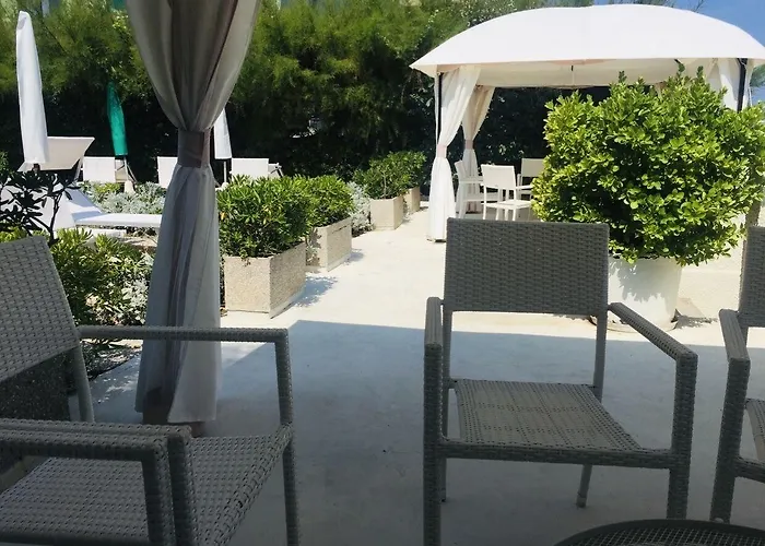 Due Palme 3* Πέζαρο